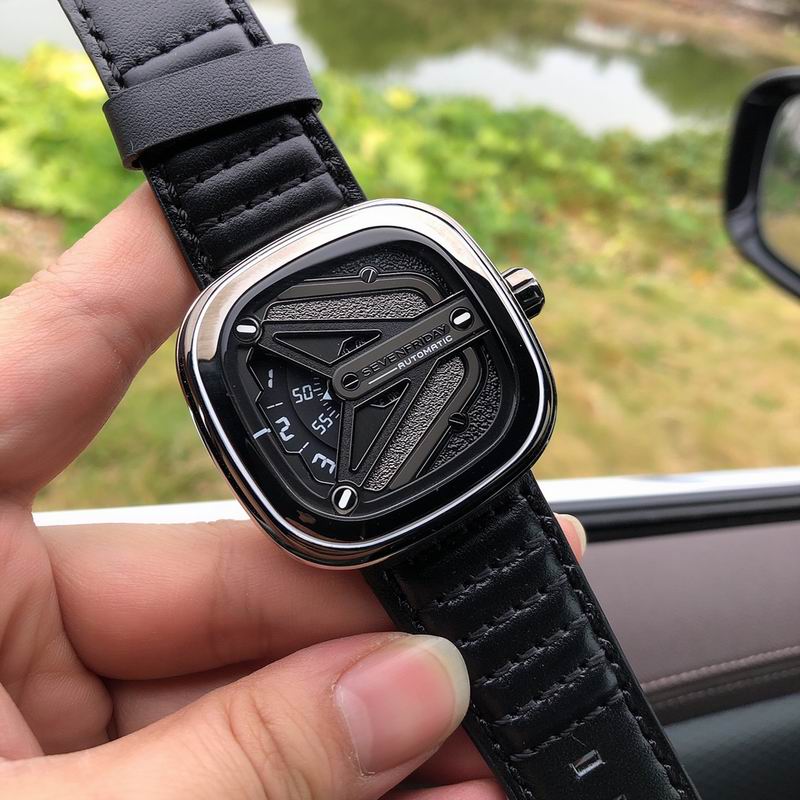 Seven Friday 47.6X47mm 090482